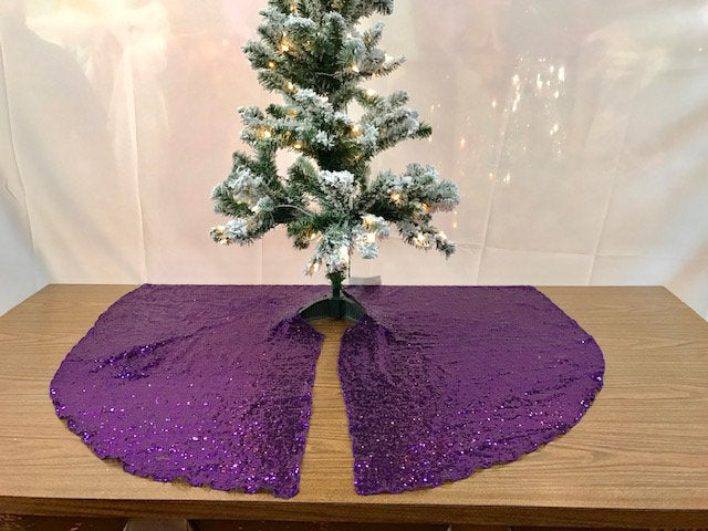 New Creations Fabric & Foam Inc, Decorative Sequins Christmas Tree Skirt