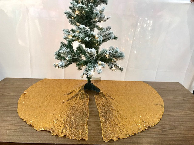 New Creations Fabric & Foam Inc, Decorative Sequins Christmas Tree Skirt