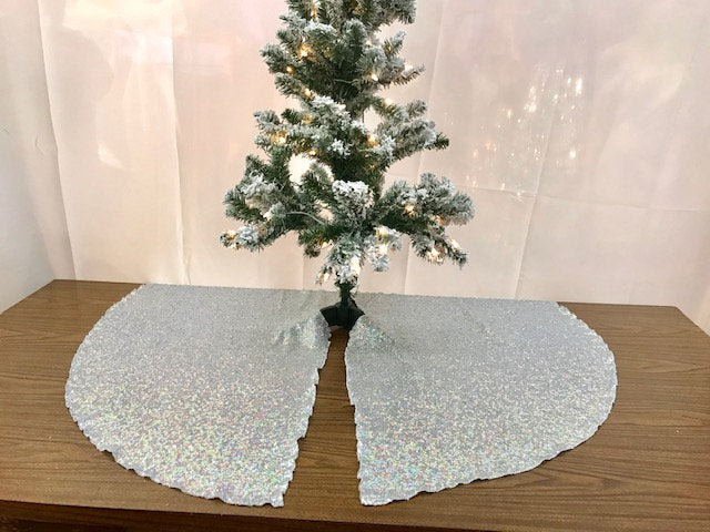 New Creations Fabric & Foam Inc, Decorative Sequins Christmas Tree Skirt